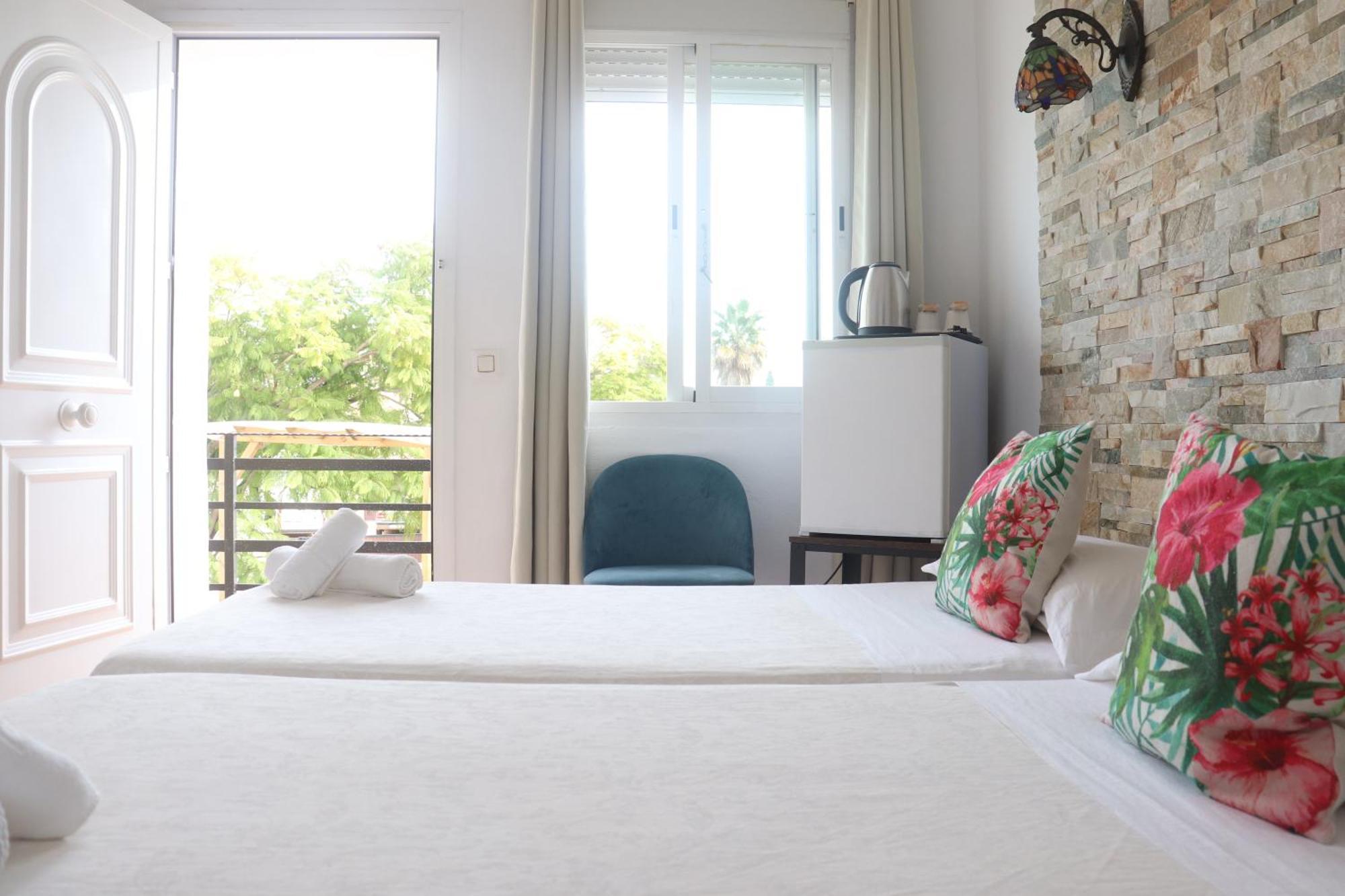 Hostal La Paloma II Calpe Ngoại thất bức ảnh