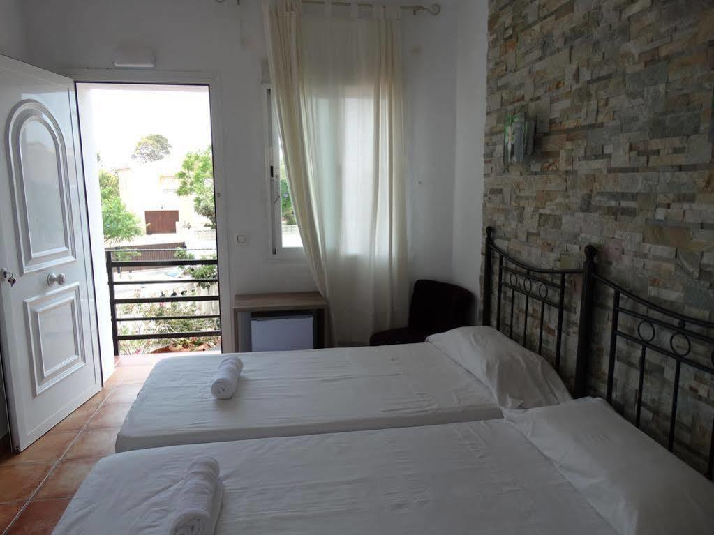 Hostal La Paloma II Calpe Ngoại thất bức ảnh